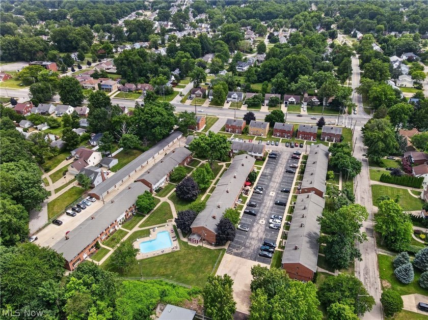 Amazing large and updated townhouse in a great location at 27651 - photo 6