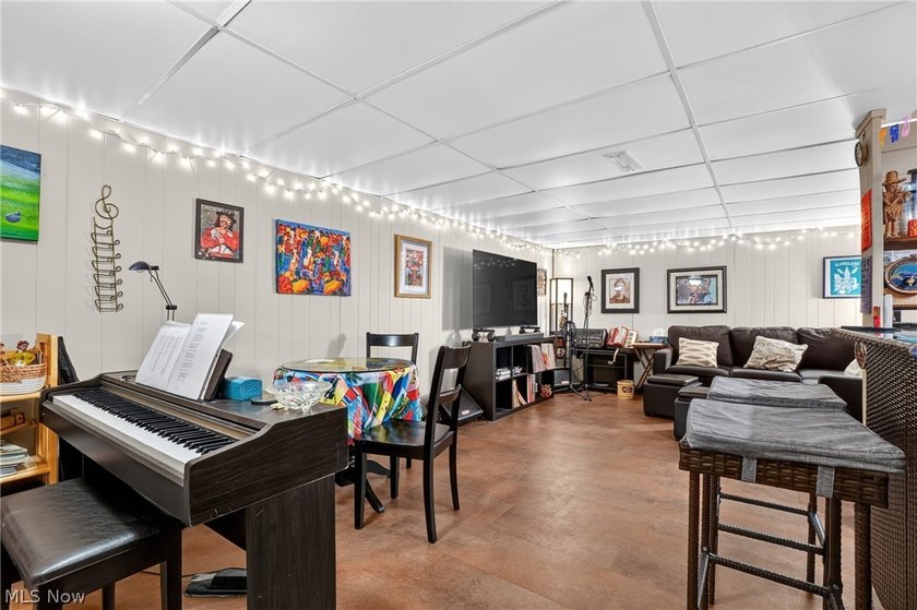 Amazing large and updated townhouse in a great location at 27651 - photo 7