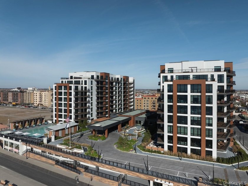 A luxury beach hotel-inspired condominium, The Boardwalk is a - photo 25