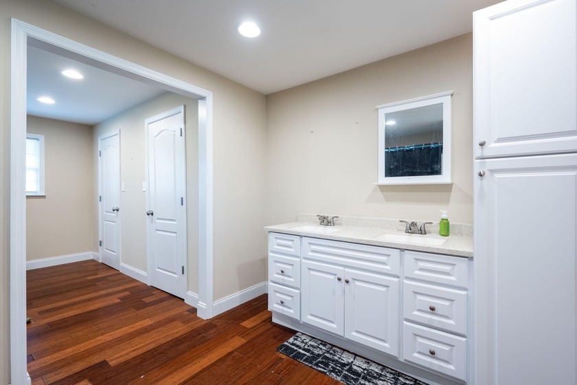 This cozy one level home offers easy living with an open layout - photo 12