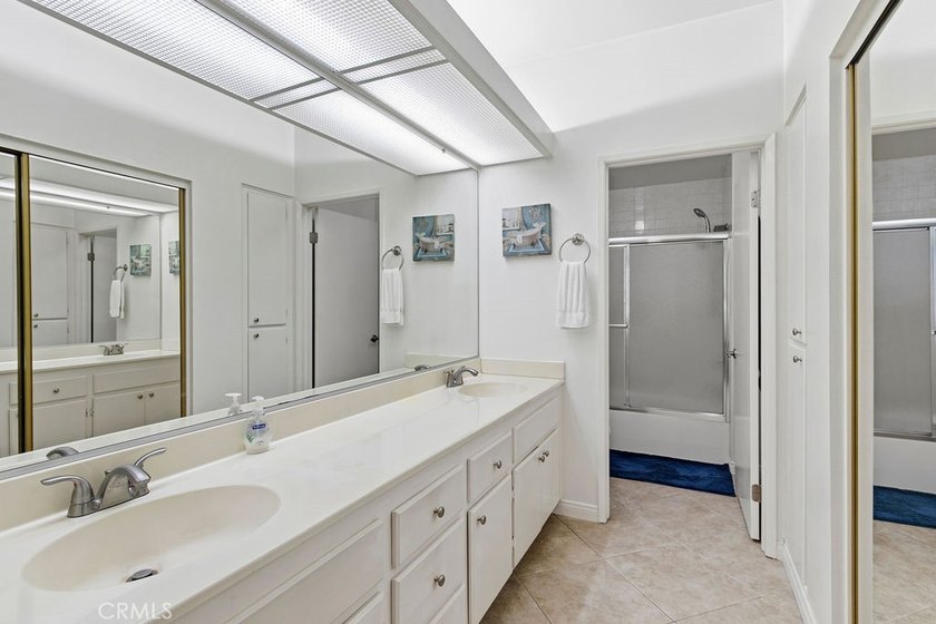 Fantastic Greenbrier Terraces Condo with a 2 Car garage - photo 13
