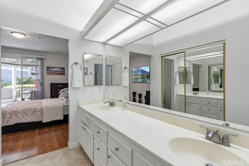 Fantastic Greenbrier Terraces Condo with a 2 Car garage - photo 14