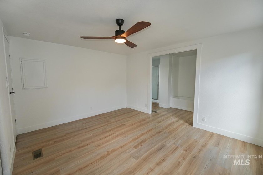 Welcome to Shenandoah Estates, a gated 55+ community offering - photo 25