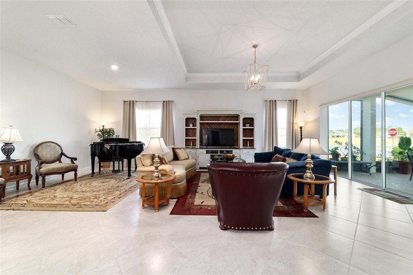 Step into this like-new 2022 Renown model, perfectly situated on - photo 8