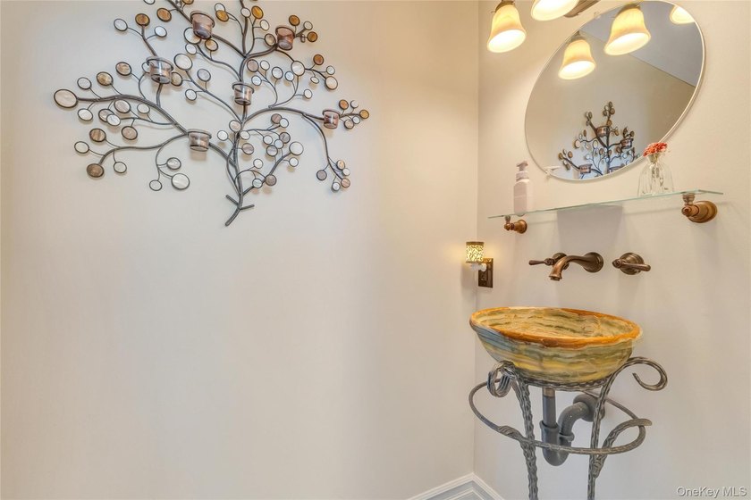 Welcome to this beautifully updated, move-in-ready townhouse - photo 5