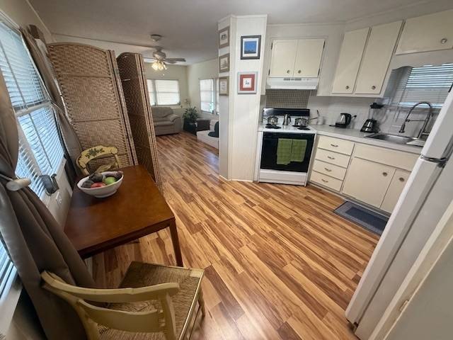 Welcome to affordable and easy Florida living in Lake Haven, a - photo 12