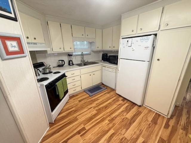 Welcome to affordable and easy Florida living in Lake Haven, a - photo 13