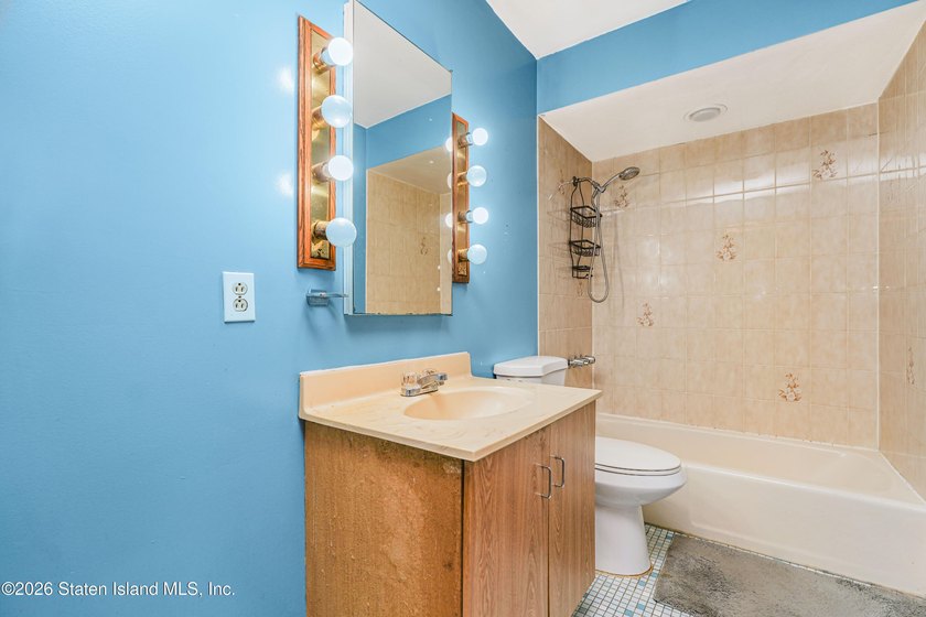 Welcome to 333 Hanover Avenue, a fully detached two-family home - photo 31