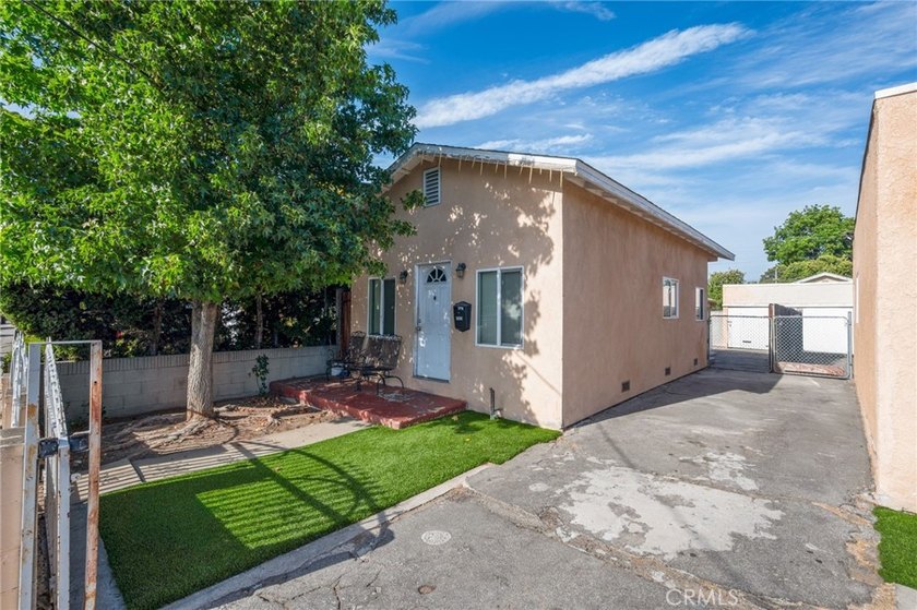 Excellent Opportunity in the Heart of Wilmington! This updated - photo 5