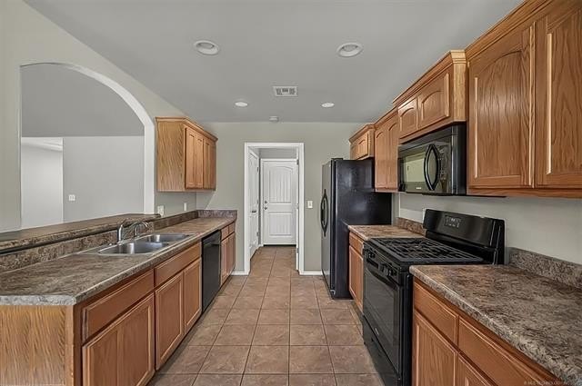 Welcome home to this beautifully maintained, one-owner 3-bedroom - photo 5