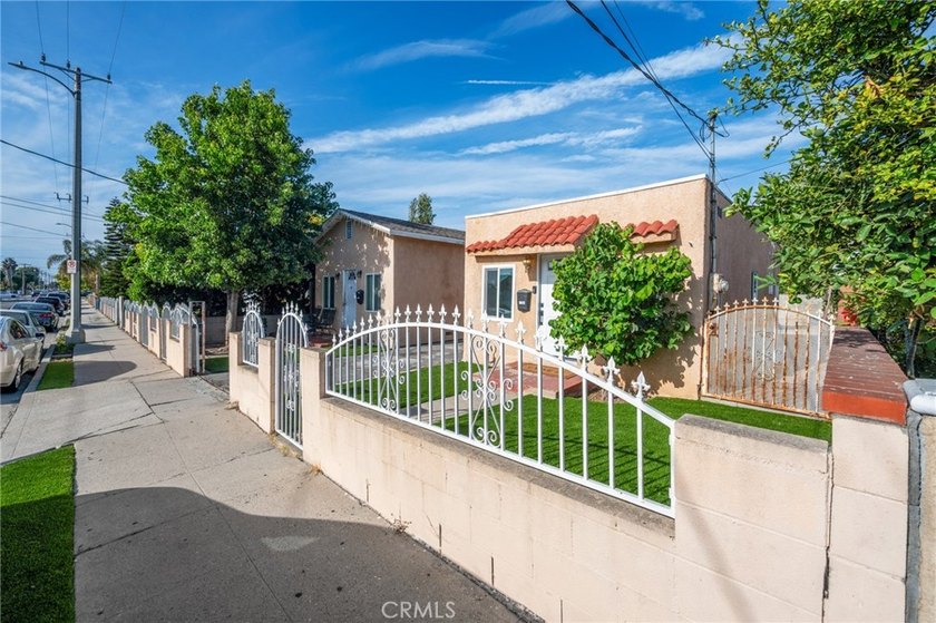 Excellent Opportunity in the Heart of Wilmington! This updated - photo 7