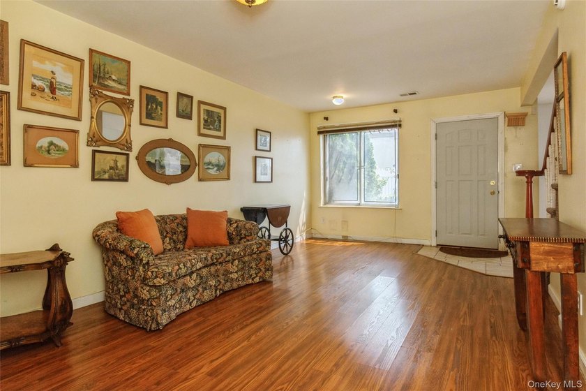 Welcome to 51 Alhambra Dr. Enjoy the open dining area off the - photo 2