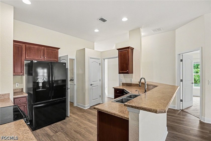 Welcome to 1006 NE 33rd St, Cape Coral, FL 33909! Built in 2017 - photo 9