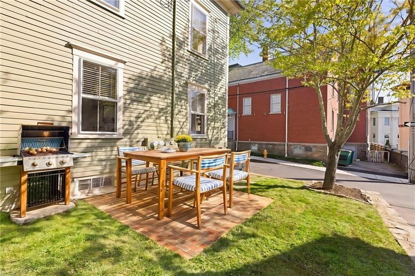 Location is everything in Newport and this unit puts you right - photo 27