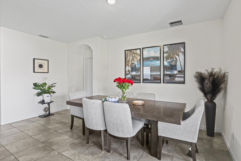 Location, location, location! Beautiful 4-bedroom, 2-bath home - photo 14