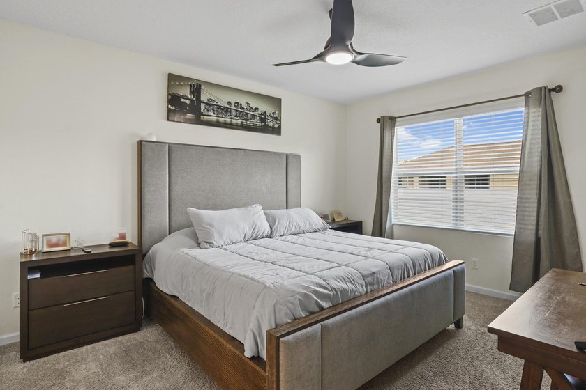 Location, location, location! Beautiful 4-bedroom, 2-bath home - photo 20