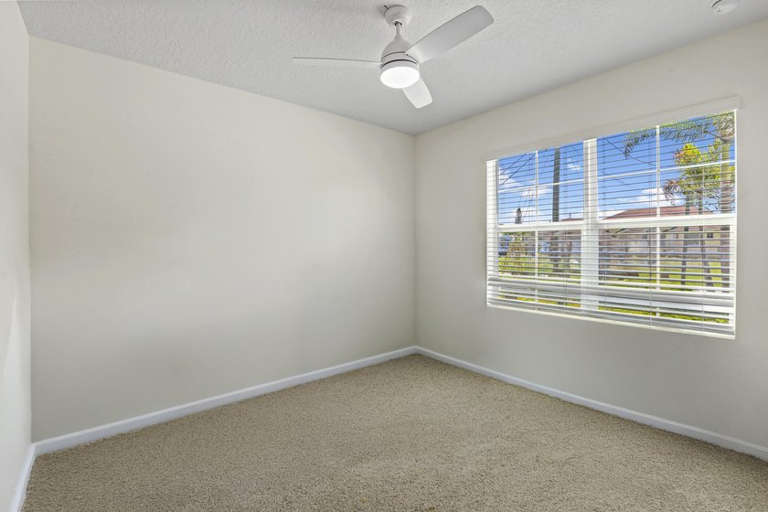Location, location, location! Beautiful 4-bedroom, 2-bath home - photo 25