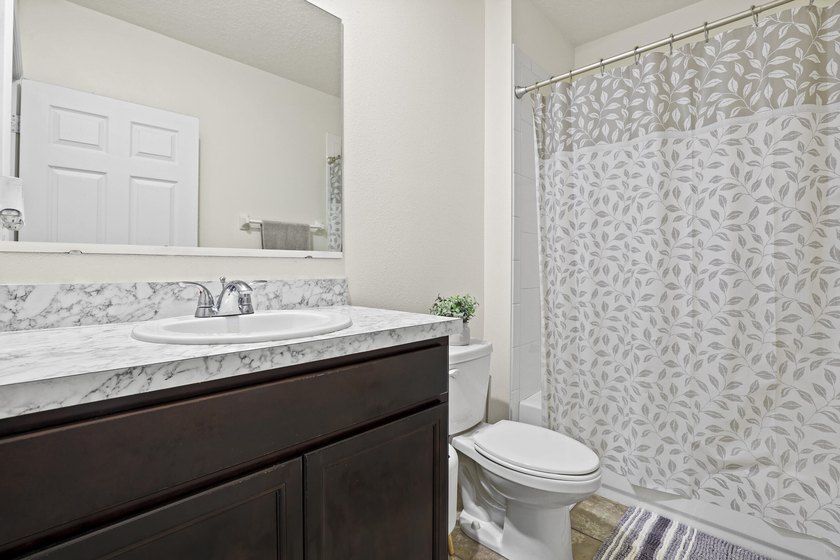 Location, location, location! Beautiful 4-bedroom, 2-bath home - photo 28