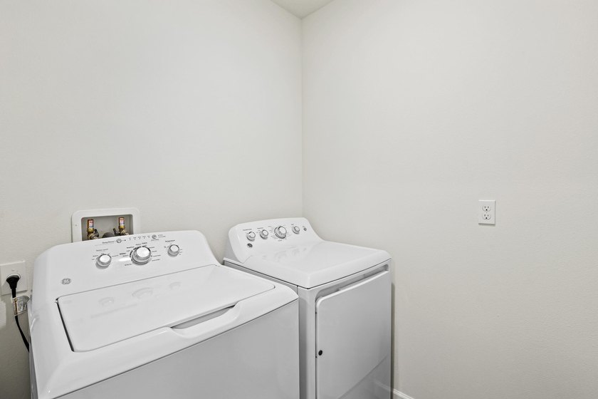 Location, location, location! Beautiful 4-bedroom, 2-bath home - photo 29