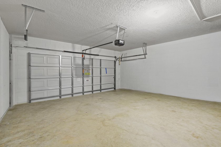 Location, location, location! Beautiful 4-bedroom, 2-bath home - photo 30