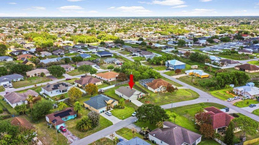 Location, location, location! Beautiful 4-bedroom, 2-bath home - photo 37