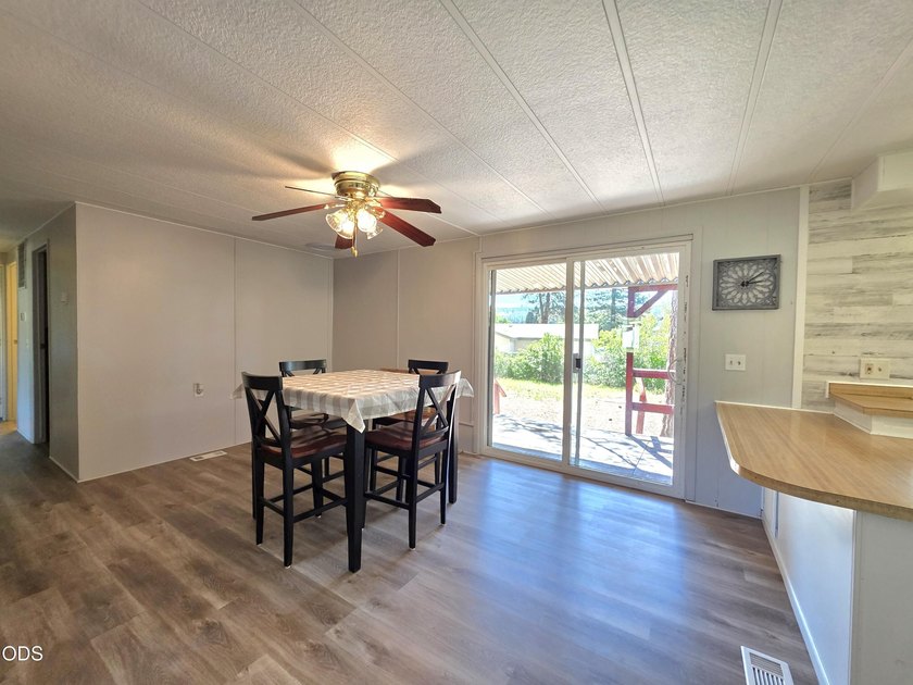 Welcome home to this beautifully maintained 3-bedroom - photo 10