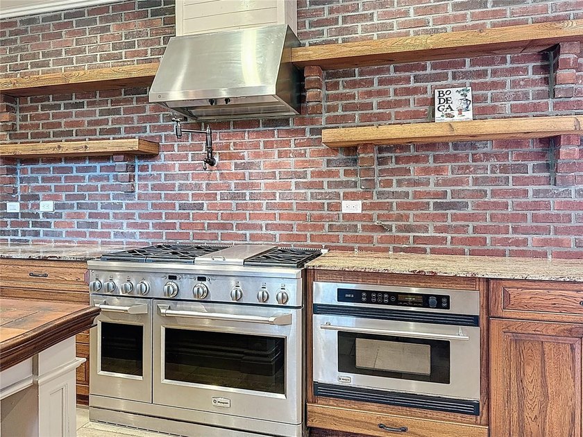 *** MOTIVATED SELLER - BRING ALL OFFERS. AVAILABLE FOR A QUICK - photo 11