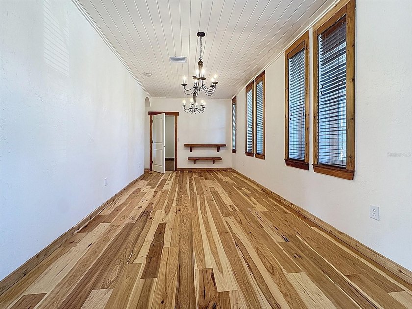 *** MOTIVATED SELLER - BRING ALL OFFERS. AVAILABLE FOR A QUICK - photo 13