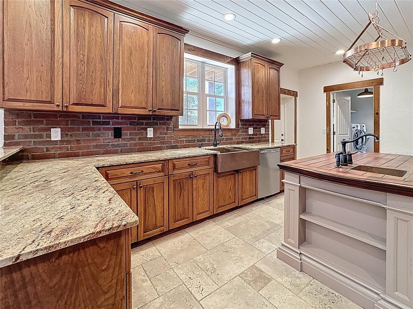 *** MOTIVATED SELLER - BRING ALL OFFERS. AVAILABLE FOR A QUICK - photo 17