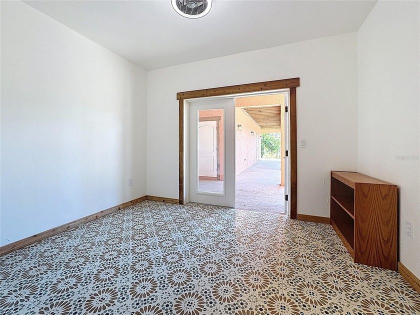*** MOTIVATED SELLER - BRING ALL OFFERS. AVAILABLE FOR A QUICK - photo 26
