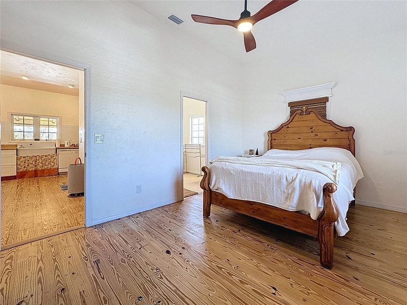 *** MOTIVATED SELLER - BRING ALL OFFERS. AVAILABLE FOR A QUICK - photo 32