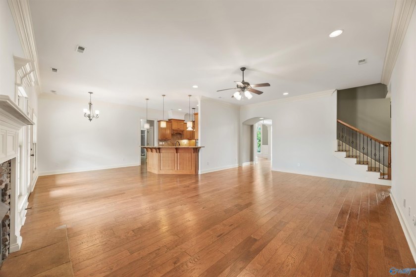 Lake-view ranch featuring 4 bedrooms, 4 full baths, a spacious - photo 10