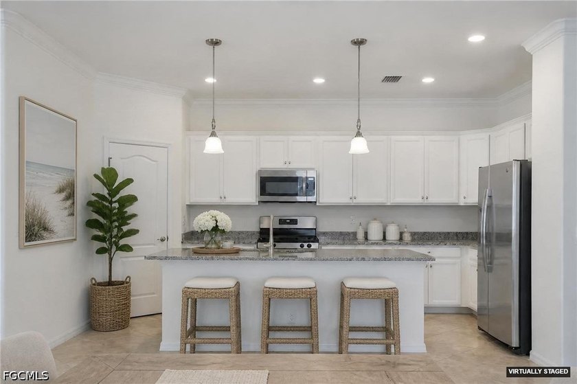 VALUE PRICED! - $334,900! Seller offering up to $5,000 toward - photo 3