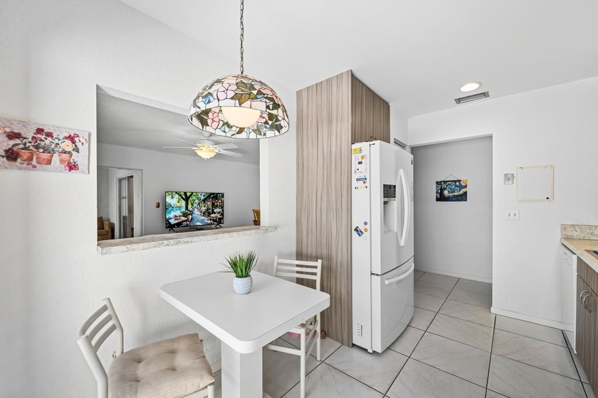 Move right into this beautifully maintained, fully furnished - photo 13