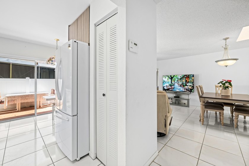 Move right into this beautifully maintained, fully furnished - photo 14