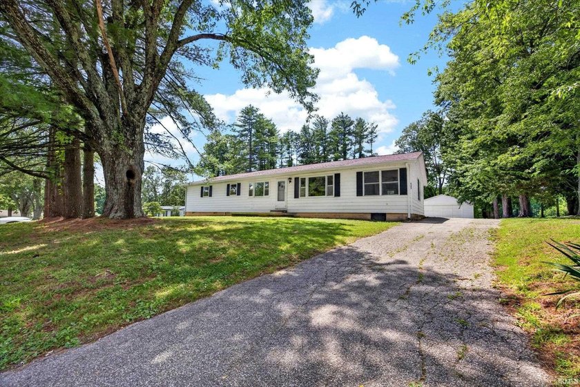 Well-maintained ranch over a full basement on Bloomington's - photo 2