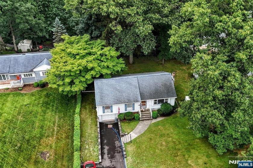 Opportunity awaits in this 3-bedroom, 1.5-bath ranch offering - photo 5