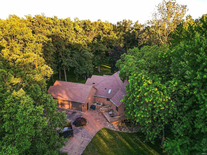 THE BEST OF BOTH WORLDS!! 4920 Sq foot Sprawling luxury ranch - photo 2