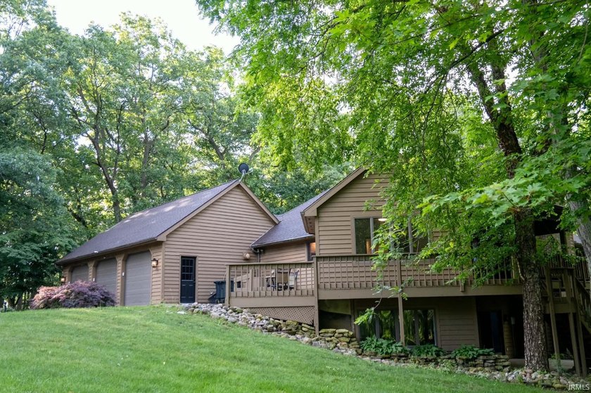 THE BEST OF BOTH WORLDS!! 4920 Sq foot Sprawling luxury ranch - photo 4
