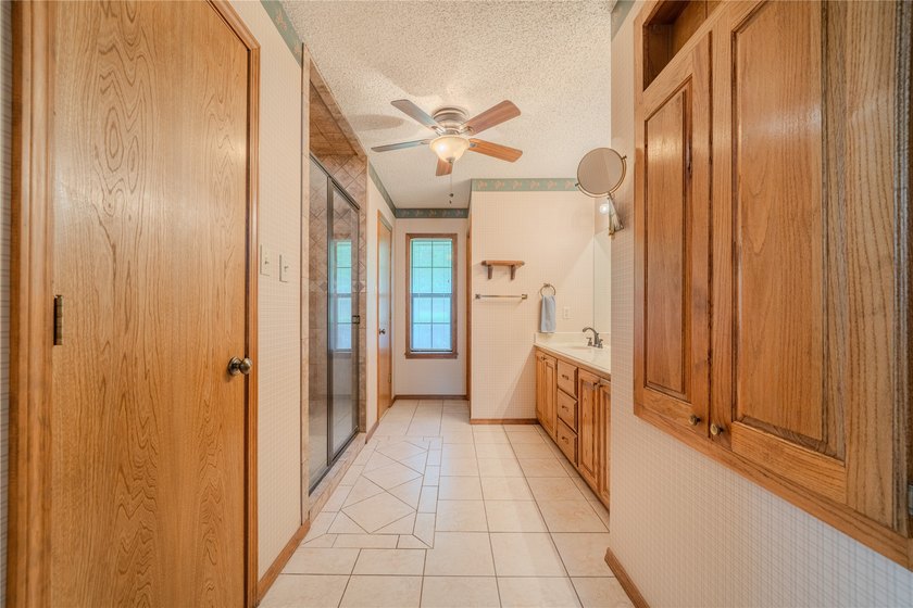 Turn-key lake house with a huge 1.25 Acre lot! Take a look at - photo 22