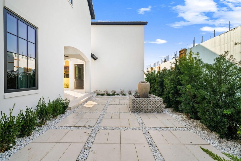 Grand and Elegant, brand new Custom 4br/4.5ba home in one of the - photo 23
