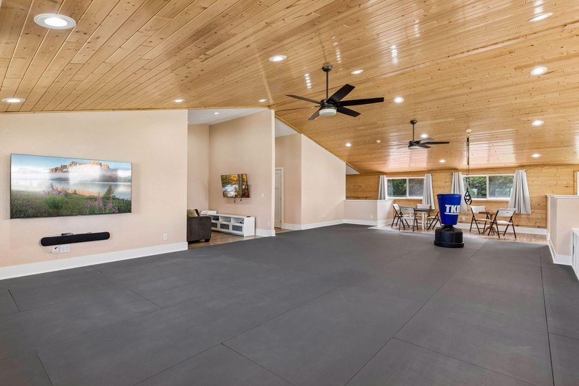 Extraordinary opportunity to own a one of a kind custom - photo 29