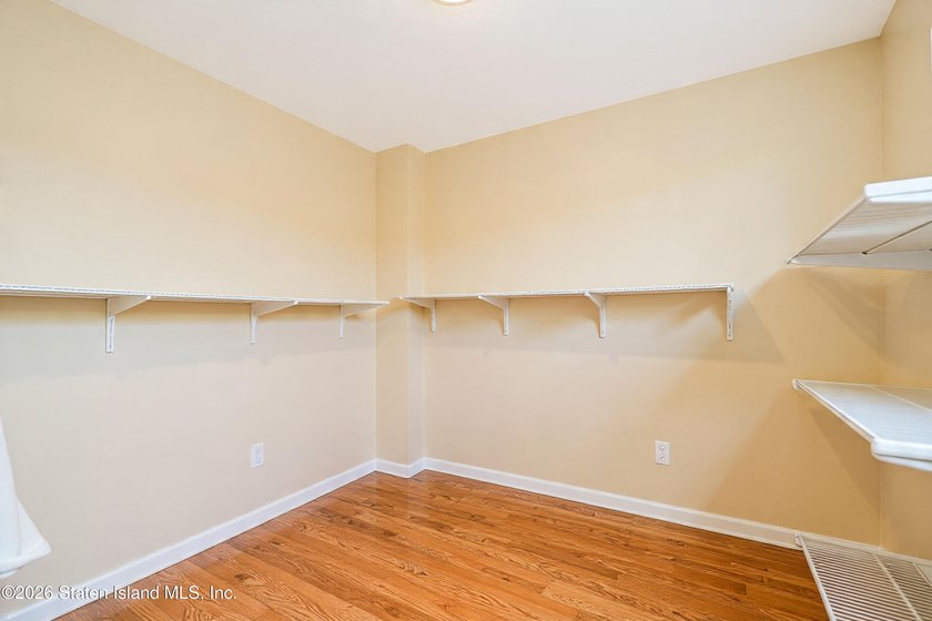 4 BEDROOMS! 4 BATHROOMS! WESTERLEIGH! Discover unparalleled - photo 33