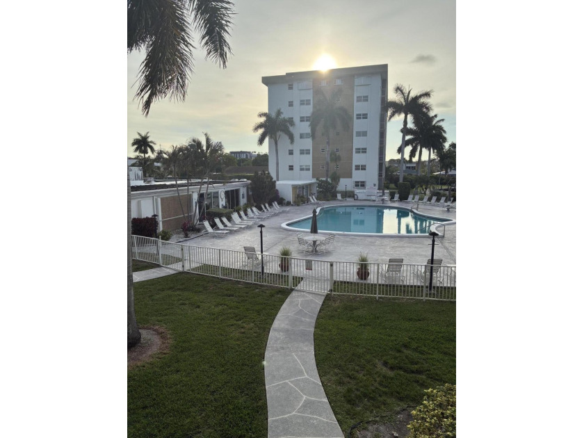Ground floor 2 bedroom 1 bath condo. Gated complex minutes to - photo 9