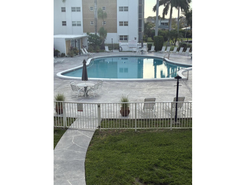 Ground floor 2 bedroom 1 bath condo. Gated complex minutes to - photo 10