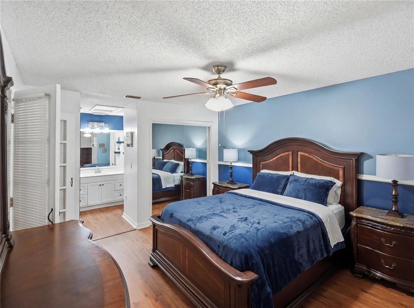 BRICK TOWNHOME, SINGLE FLOOR, NEW ROOF 2023, NEW A/C 2024, END - photo 15