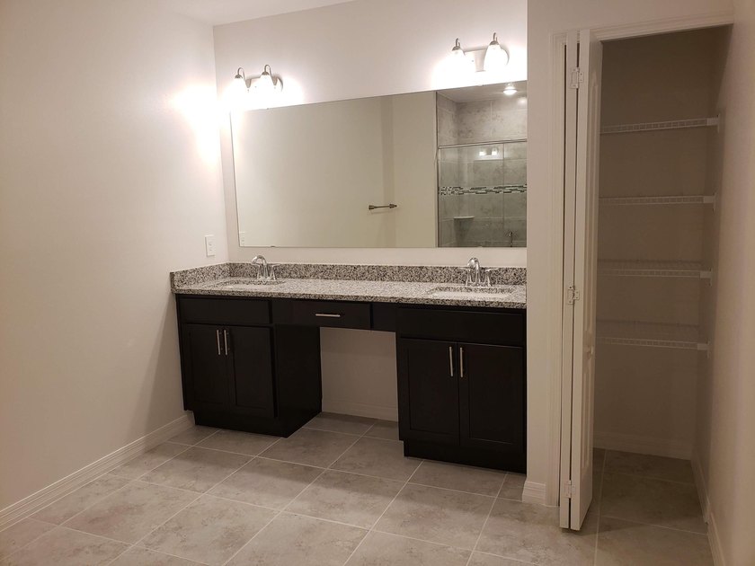 Lowest priced 4 bedroom home in Crosstown Commons. Upgraded - photo 25