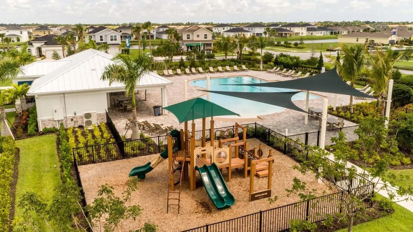 Lowest priced 4 bedroom home in Crosstown Commons. Upgraded - photo 45
