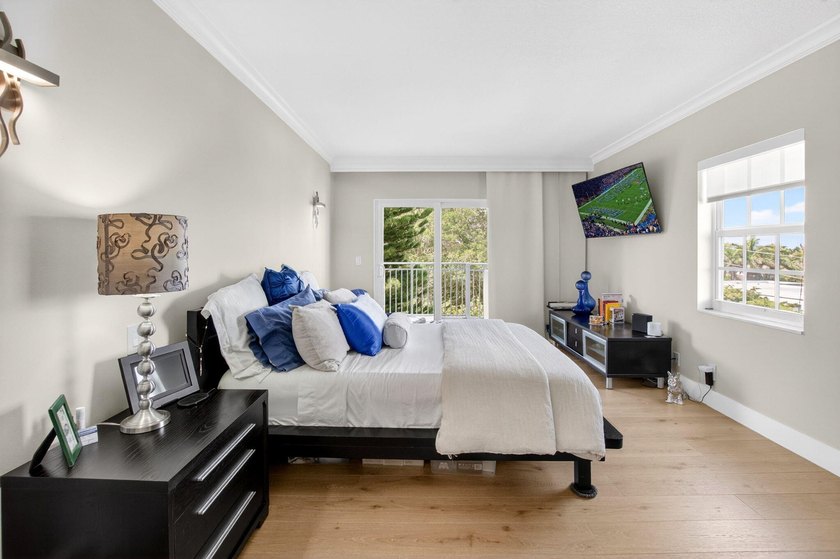 Completely remodeled in Jan 2026, this stunning 3BR/3BA condo - photo 46