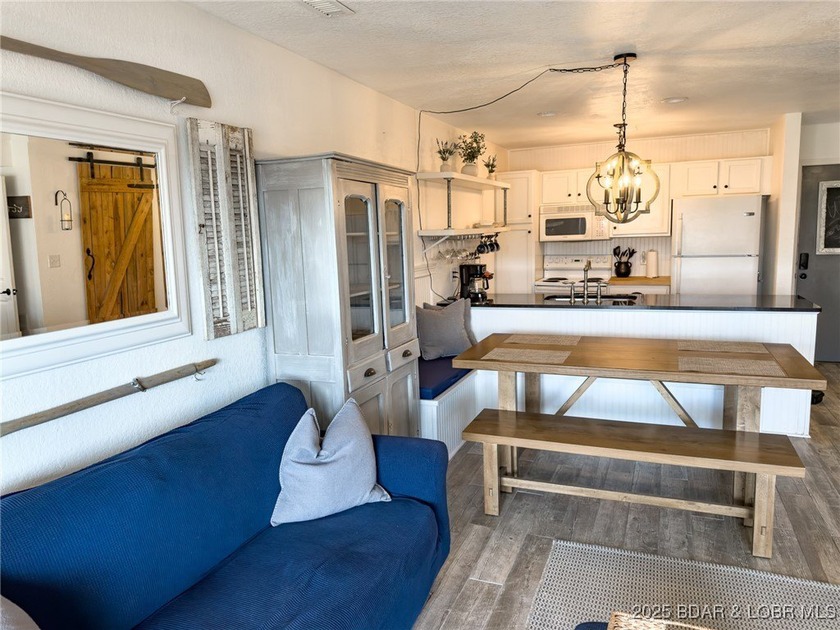 Welcome to Robinwood Condos-your gateway to lake living at its - photo 21